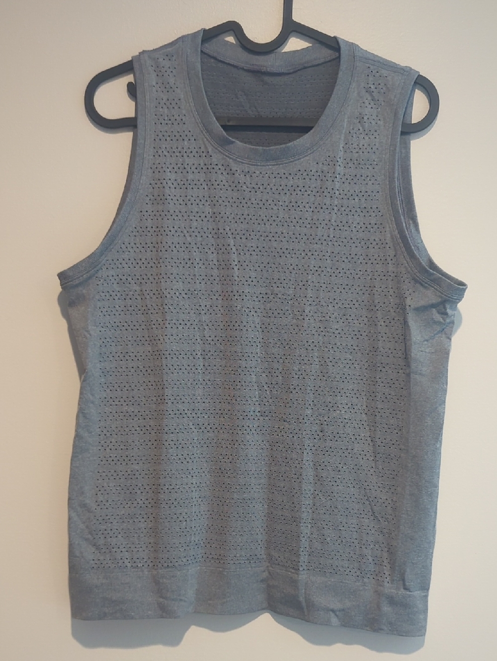 Lululemon Perforated Sleeveless Tank